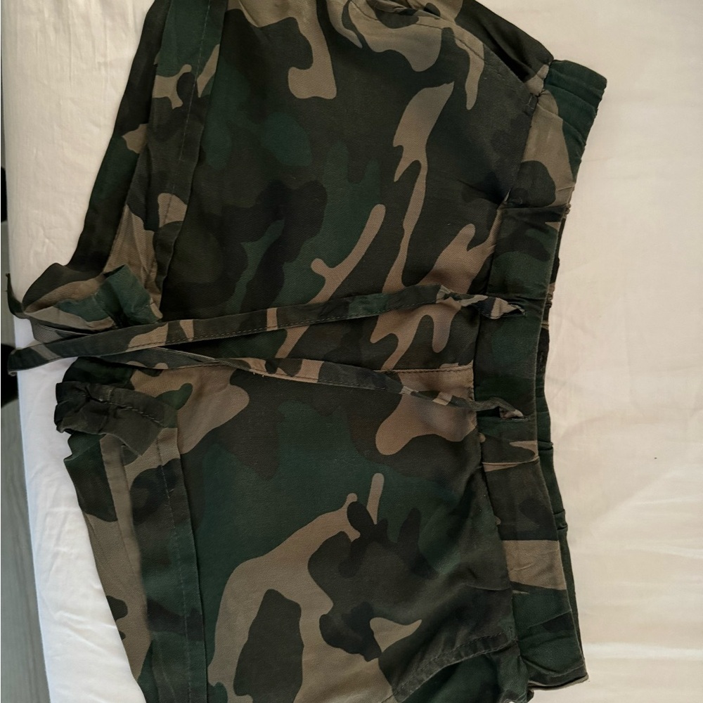 Camo sanctuary shorts in size medium
